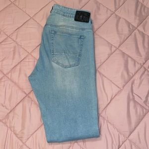 Men’s light wash skinny jeans